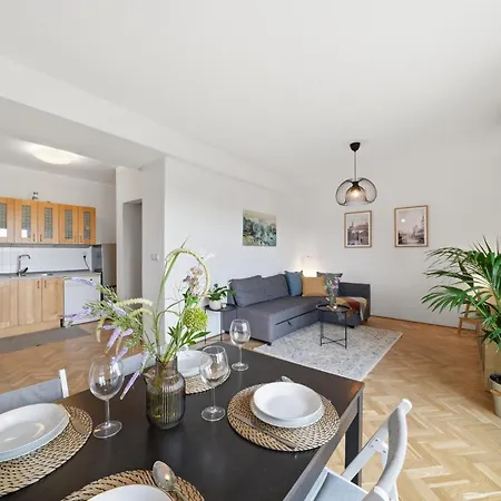 Blue Church Loft Terrace & Free Parking Nearby ブラチスラヴァ